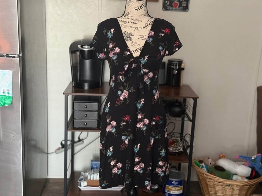 Women’s Justify Black Floral Dress Size Small